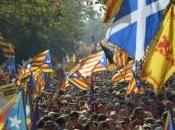 Catalunya, Barcelona piazza l’indipendenza. autorità oltre milioni persone strade