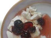 Broken pavlova allo yogurt mirtilli