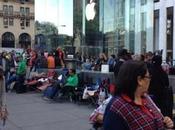 iPhone iniziano file fuori agli Apple Store