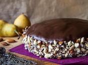 Torta pere allo zafferano glassa cioccolato.