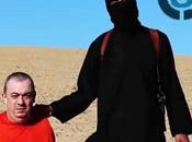 Isis, moglie dell’ostaggio Henning appello jihadisti: “Liberatelo, morte servirebbe vostra causa”