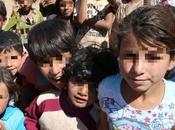 Isis suoi “soldati”: “Uccidete tutti miscredenti”. Oltre 130.000 curdi siriani fuggiti Turchia