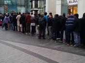 nord sud, “Apple Mania”: applausi, code proteste l’uscita dell’iPhone