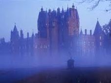 Halloween? idea differente viaggio castello Conte Dracula