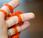 Video: come lavorare maglia dita, senza ferri uncinetto