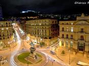 Napoli notte: piazza Borsa vista dall’alto