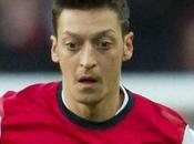 Mesut Ozil potrebbe lasciare l'Arsenal