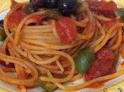 Spaghetti alla puttanesca (aulive cchjapparielle)