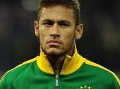 Calcio, Neymar racconta passato, presente futuro: “Sarà difficile raggiungere Messi