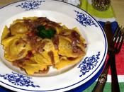 Ravioli funghi sugo cipolle rosse