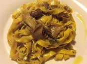 Tagliatelle allo zafferano curcuma sugo porcini secchi