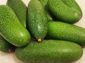 ricetta gustosa fresca insalata mini avocado, radicchio variegato Castelfranco olive taggiasche salamoia