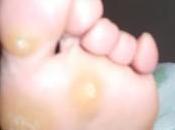 piede, libro aperto…..