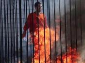 Isis trasmette video pilota giordano bruciato vivo