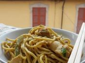 pranzo Cina: Noodles Pollo Zucchine Curry