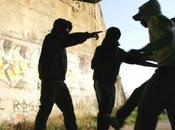 Accoltellato 17enne: l’aggressore vendica perché prendeva giro