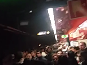 Video straordinario. Borseggi metro, turisti incaxxano strangolano ragazzina. metro blocca. caos