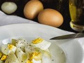 Insalata cipolle bianche primaverili uova sode patate piacevoli ricordi quando bambina