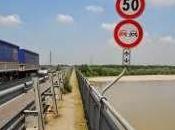 BRESSANA (pv). Grandi pulizie Ponte Bressana mercoledì traffico senso unico alternato