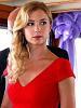 Emily VanCamp grata saluta “Revenge”