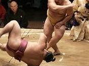 Scandali mondo sumo, sport nazionale giapponese truccati maggior parte degli incontri.