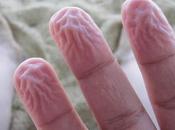 Dita raggrinzite acqua, perchè? Ecco risposta degli scienziati!