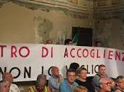 VILLANTERIO (pv). "Noi saremo anche sulle barricate stare accanto cittadini vogliono l'invasione degli immigrati"