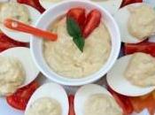 Uova ripiene tonno, capperi acciughe: tira l’altra