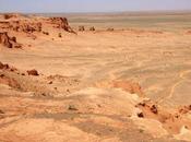 Viaggio Mongolia: Gobi, deserto ricco colori fascino