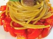 Spaghetti integrali alici salate capperi tartare pomodoro