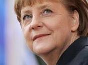 Migranti, Angela Merkel cambia direzione