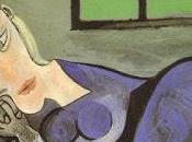 Donna sdraiata legge Pablo Picasso