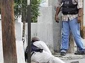 soldati jamaicani assediano quartiere sono stati accusati sparare civili