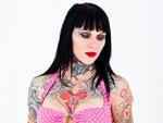 Bombshell pubblicizza corna