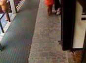 Roma Rapina banca minacciando siringa (24.03.11)