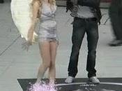 Brillantissimo esempio Realtà Aumentata Ambush alla stazione