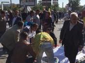 Ankara, violenta esplosione vicino alla stazione durante corteo pacifista: venti morti, oltre cento feriti