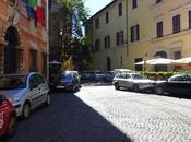 foto normale passeggiata domenicale. Ecco come ridotto centro Roma. Giubileo?