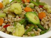 Insalata orzo, piselli lenticchie verdure