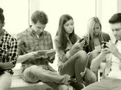 Adolescenti Social Network, sempre dipendenti