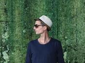 Doro Gjat parla emigrazione provincia nella title track fradi (ReddArmy)