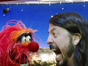 DAVE GROHL Duello batteria Animal Muppets (video)