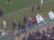 Video. Salernitana-Cagliari, vergogna all’Arechi. Rissa lancio oggetti l’esultanza sudamericana