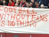 (VIDEO)I tifosi Liverpool abbandonano Anfield protesta contro costo sterline della Main Stand 2016/17