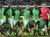 Ligue vola Saint-Etienne, Rennes salva allo scadere