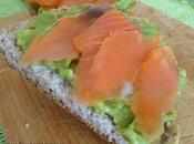 Crostini salmone salsa avocado