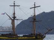 Arrivano pirati: maestoso veliero approda golfo Napoli