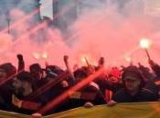 Europa League, tensione Roma Lazio-Galatasaray: nella notte accoltellati, oggi bombe carta piazza Popolo