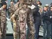 Napoli L'arrivo profughi diretti Santa Maria C.V. (04.04.11)