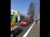 Terribile incendio sulla Caianello Capua. Rischio crollo cavalcavia